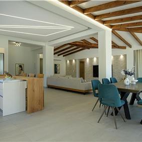 3 bedroom seaside villa with pool & jacuzzi, near Acharavi, sleeps 6